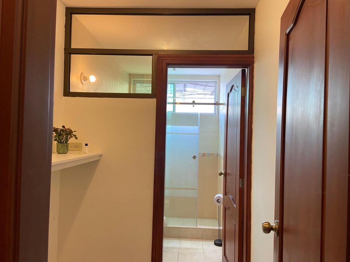Doral Suite ¡Cerca Del Aeropuerto! 瓜亚基尔 外观 照片